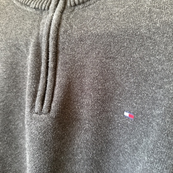 Tommy Hilfiger quarter zip sweater - Picture 2 of 6